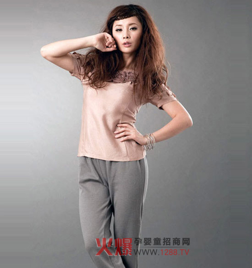 �����ݗ��ѝ������������ɫ