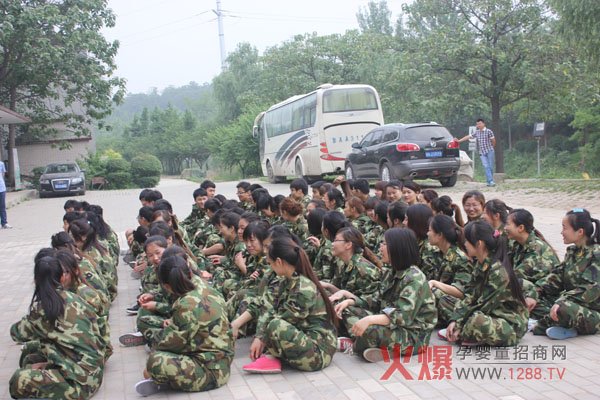 �F꠺��� �����������ŗ�