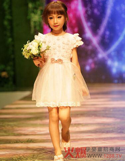 �ɿ���ͯ�b2015������Ʒ�l(f��)����(hu��)�A�M��Ļ