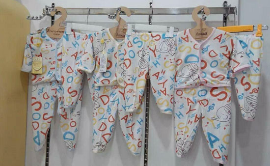 圣嬰島字母內(nèi)衣套裝