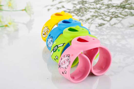 風(fēng)語笑臉四色防蚊手表