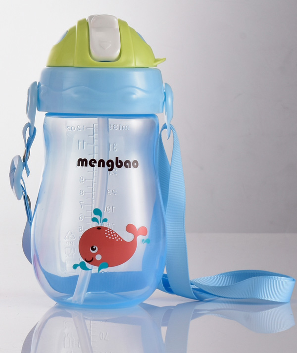 盟寶藍色有刻度水壺-小魚.jpg 盟寶藍色有刻度水壺-小魚.jpg