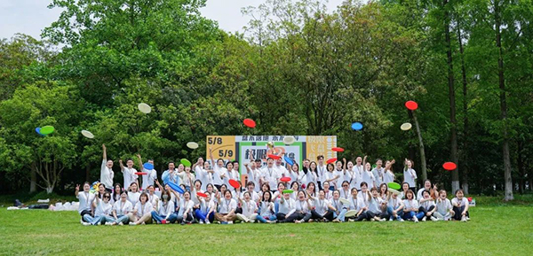 拓展飛盤運(yùn)動(dòng).jpg 拓展飛盤運(yùn)動(dòng).jpg