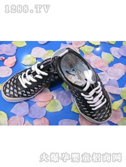 �Ϙ���ͯЬУ�@��(j��ng)��ڰ׾W(w��ng)�y