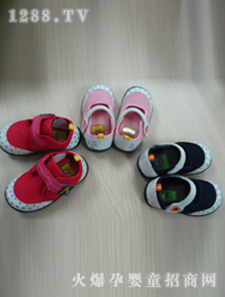 �|����܇(ch��)yinge��Ь