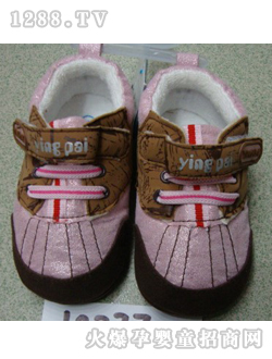 麗嬰房粉色yinge鞋