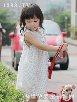 ���S���Բ�ѩ����ɫ�r(sh��)���B��ȹ