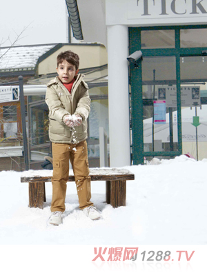 ��������Ůͯ����ɫ����