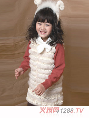 �r��С�~���˰�ɫͯ�b