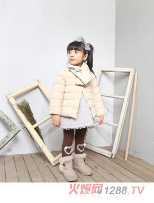 ���c(di��n)�neͯ��Ů����������ɫ���\