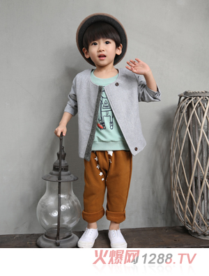 ���c(di��n)�neͯ���Ќ������b���׻�ɫ