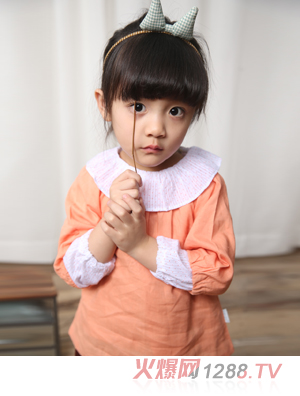 ���c(di��n)�neͯ��Ů�������b��ɫ