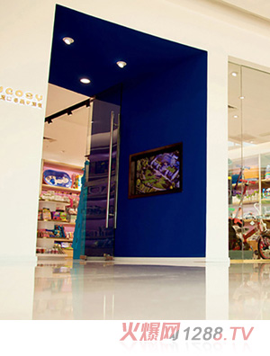 UCOSY��(y��u)���R�M(j��n)��ĸ���B�i �f�_(d��)��